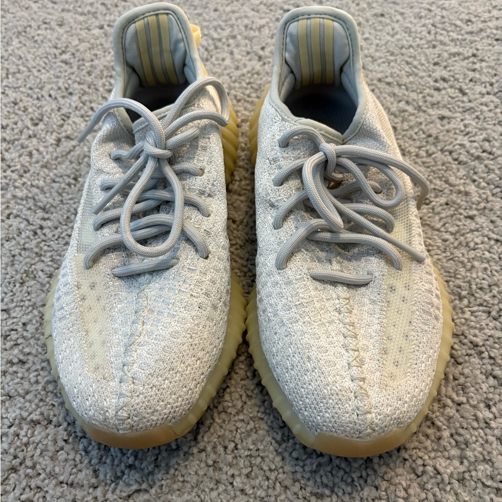 YEEZY BOOST 350 V2
